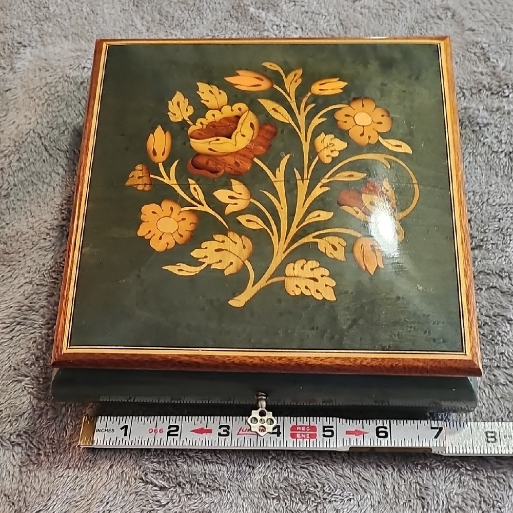 Floral Inlay Wooden Box - Green and Yellow